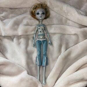 Monster High Doll Lagoona Blue Dead Tired Hydration Station No shoes See Photos